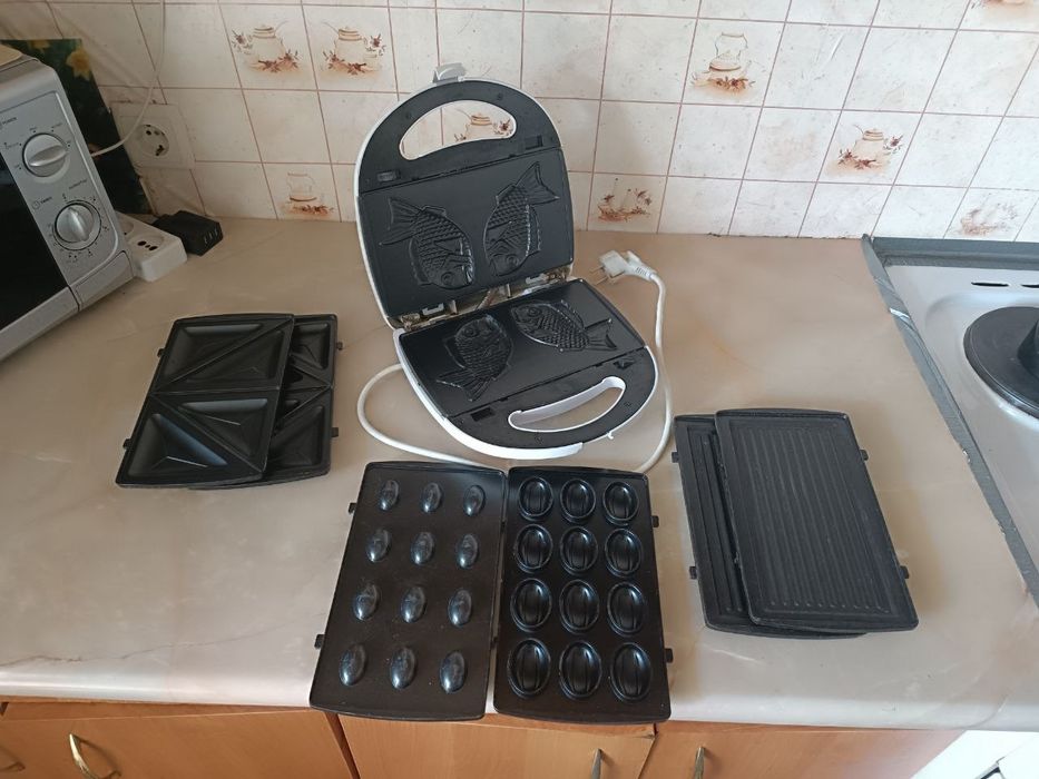 Продам сендвичницу,горішницю