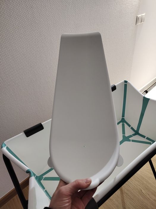 Stokke® Flexi Bath® wanienka ze stojakiem + wkładka niemowlęca