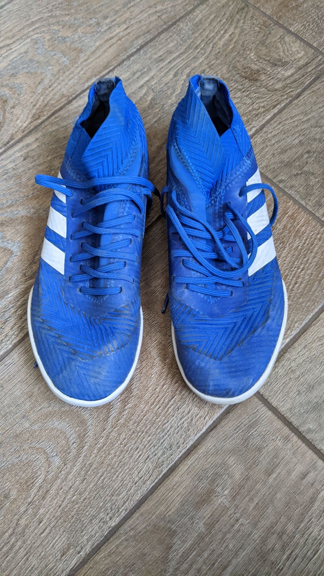 Продам футзалки Adidas