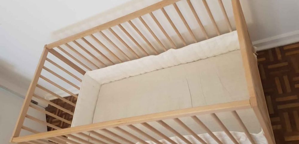 Berço de grades em ótimo estado