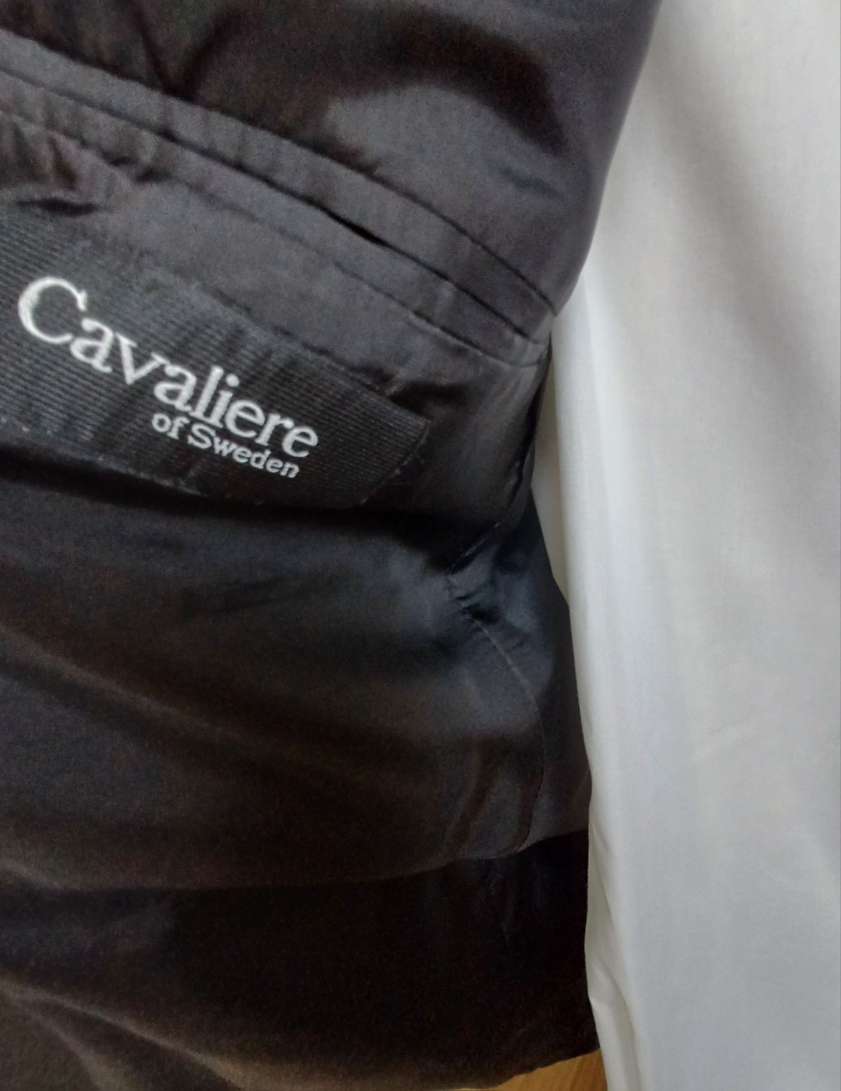 Garnitur elegancki + koszula firmy CAVALIERE of Sweden