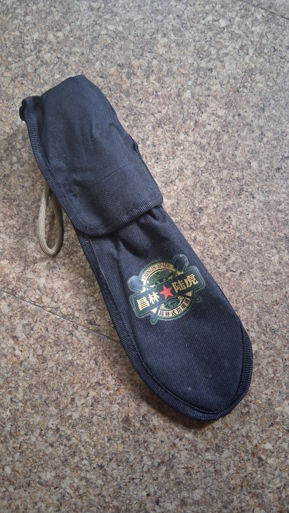 Pá tatica para mochila