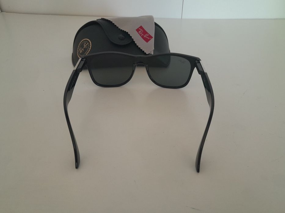 Óculos de sol Rayban 8020