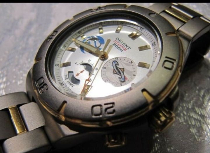 Часы мужские ORIENT CRV01001WO Япония , кварцевый механизм Ориент Япон
