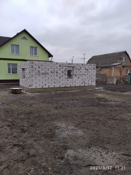 Будівельні роботи, фундамент, блок, кирпіч, покрівля