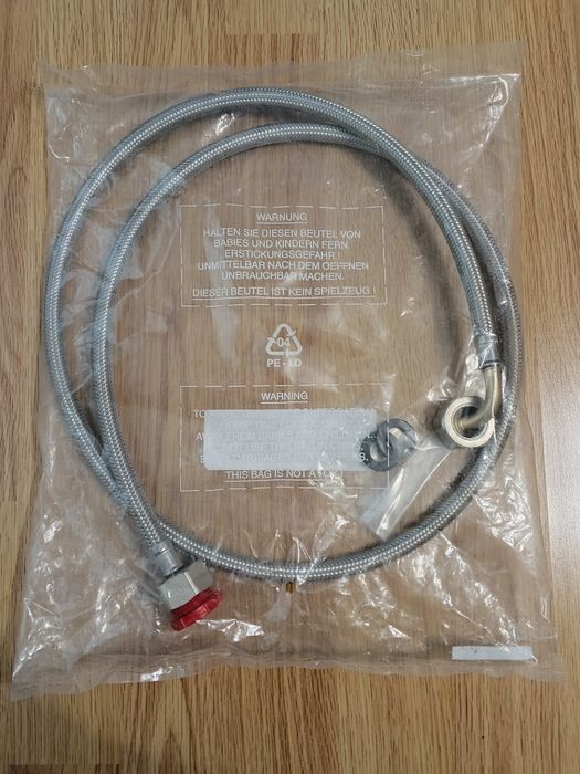 Шланг для підведення води до побутової техніки