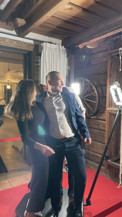 Fotobudka 360 na wesele urodziny studniówkę i inne imprezy