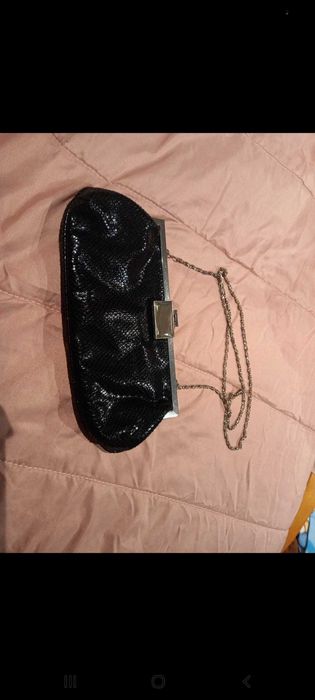 Pochete/Clutch de Toillette, preta, com alça metálica - Accessorize