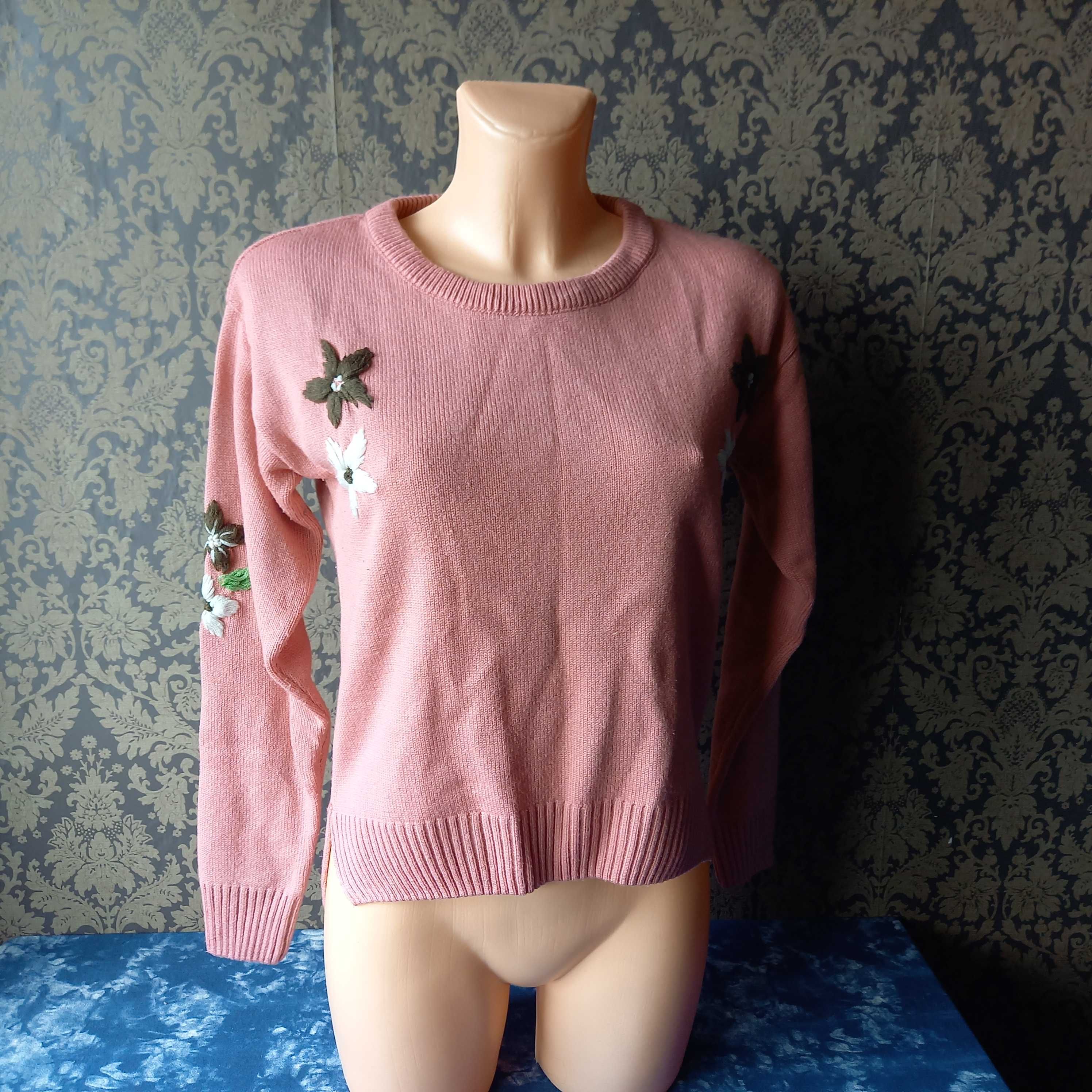 różowy sweterek kwiaty haftowane S