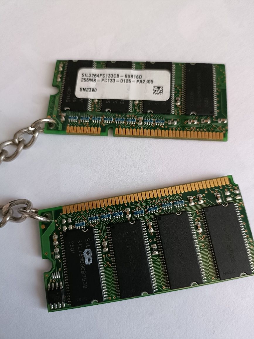 Niesamowity breloczek do kluczy z pamięci RAM komputera handmade HIT!!