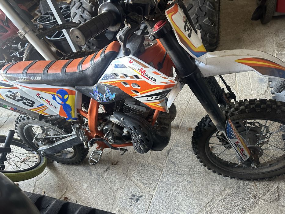 Moto 2 tempos como nova (reservada )