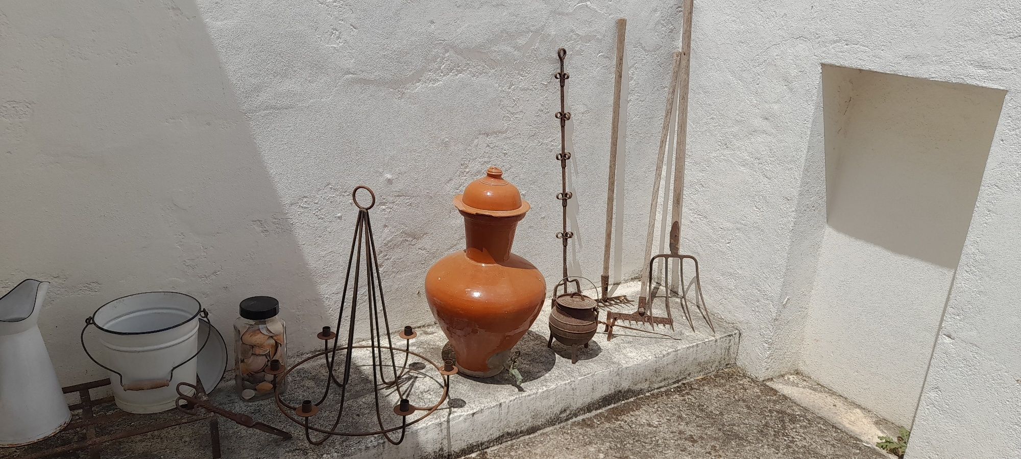Lote de Objectos rusticos e ferramentas antigas ou usadas