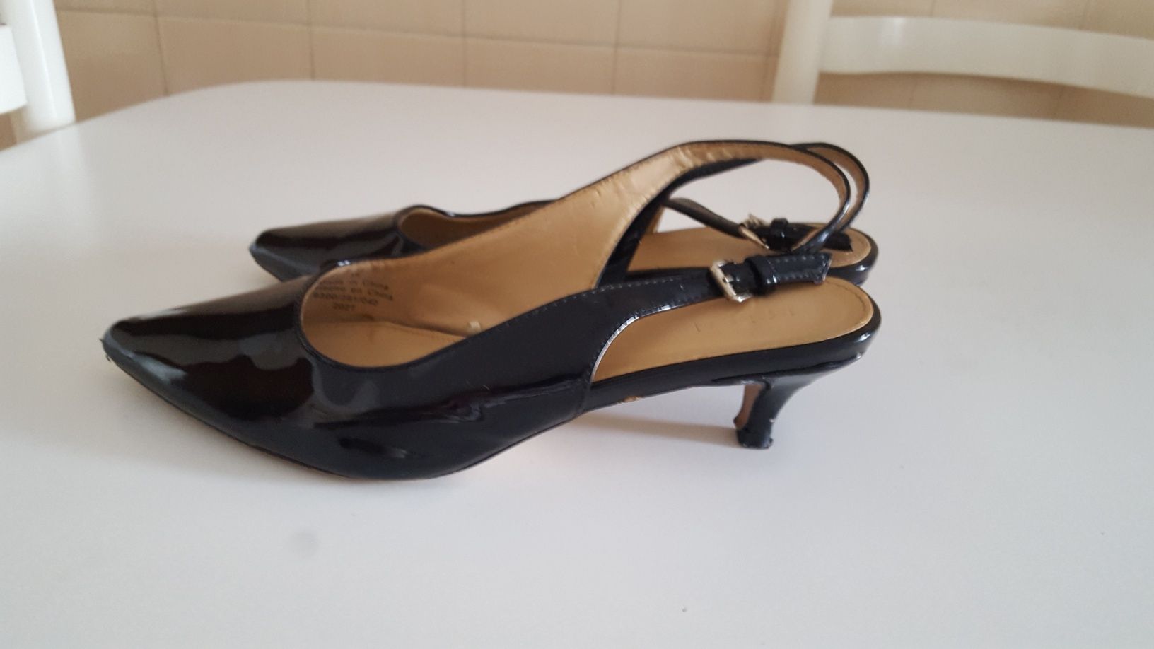 Sapatos tamanho 39 Pretos