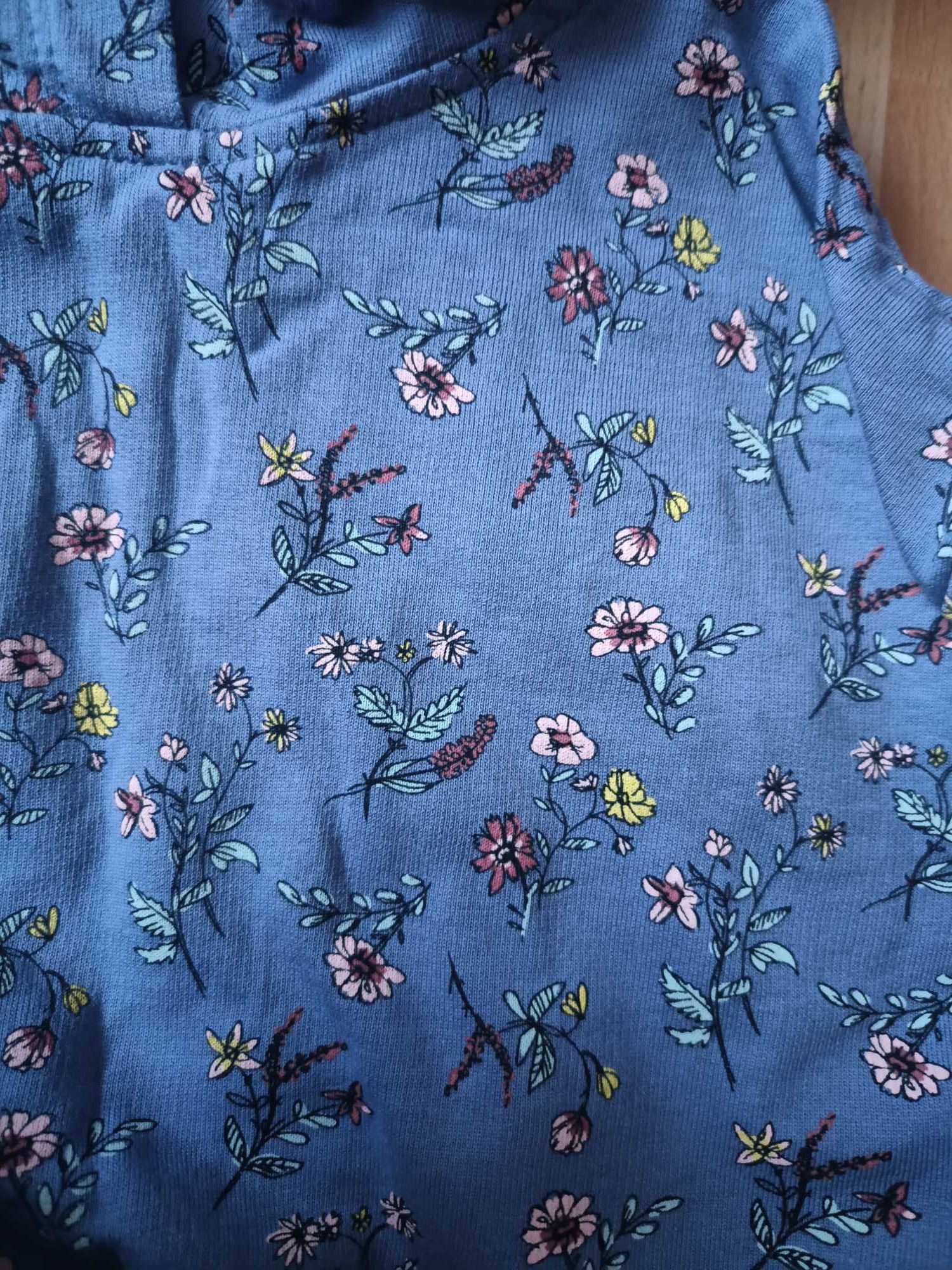 Dres w kwiaty bluza spodnie 104