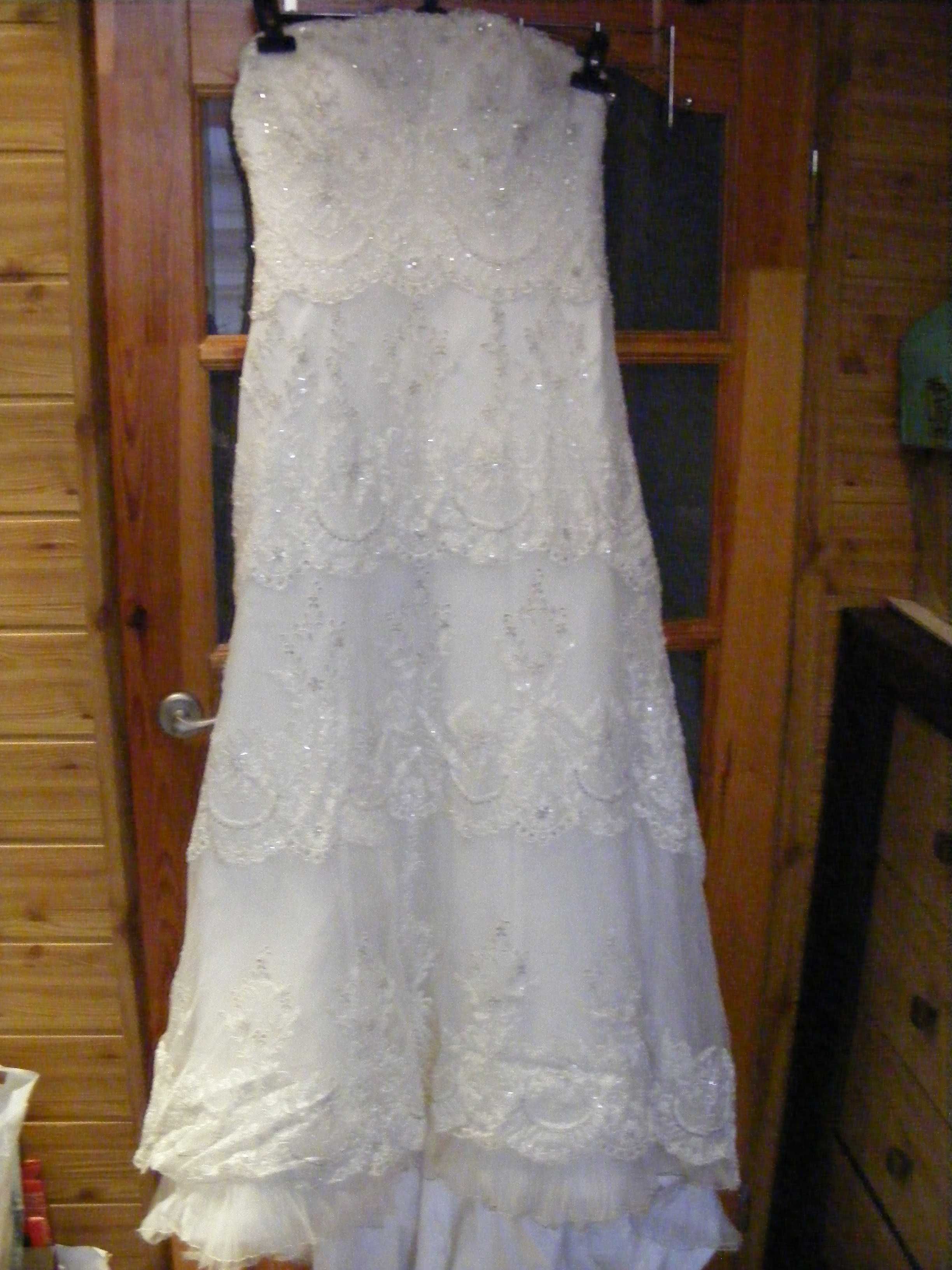 sukienka ślubna z trenem kpl plus bolerko roz.44