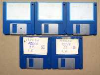 #24lis1715 -- Amiga 5 dyskietek z epoki z grami