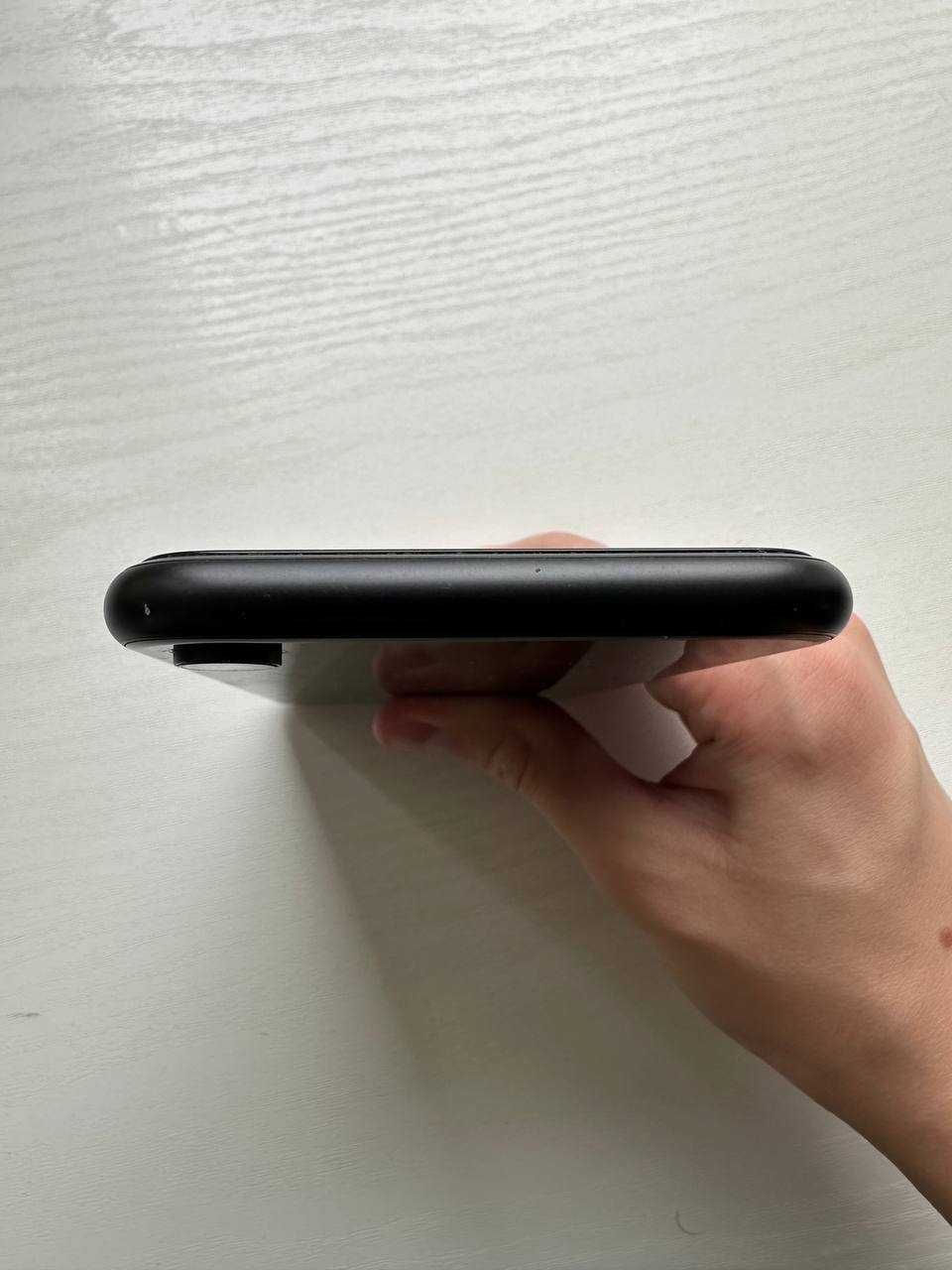 iPhone XR 64 Gb в гарному стані