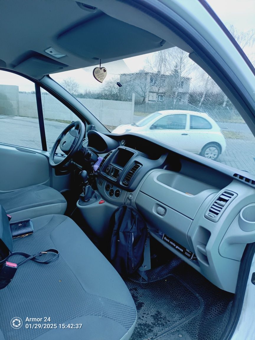 Opel Vivaro 2.0cdti 2011r