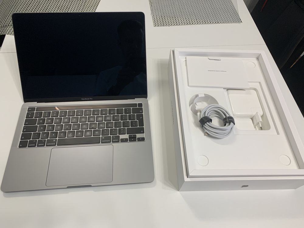 Macbook Pro 13 2020 / 4 x Thunderbolt 3 i5 2.0 GHz 16/512GB A2251