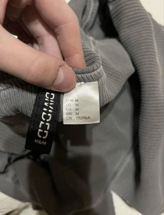 Топ зі спущеними плечима H&M