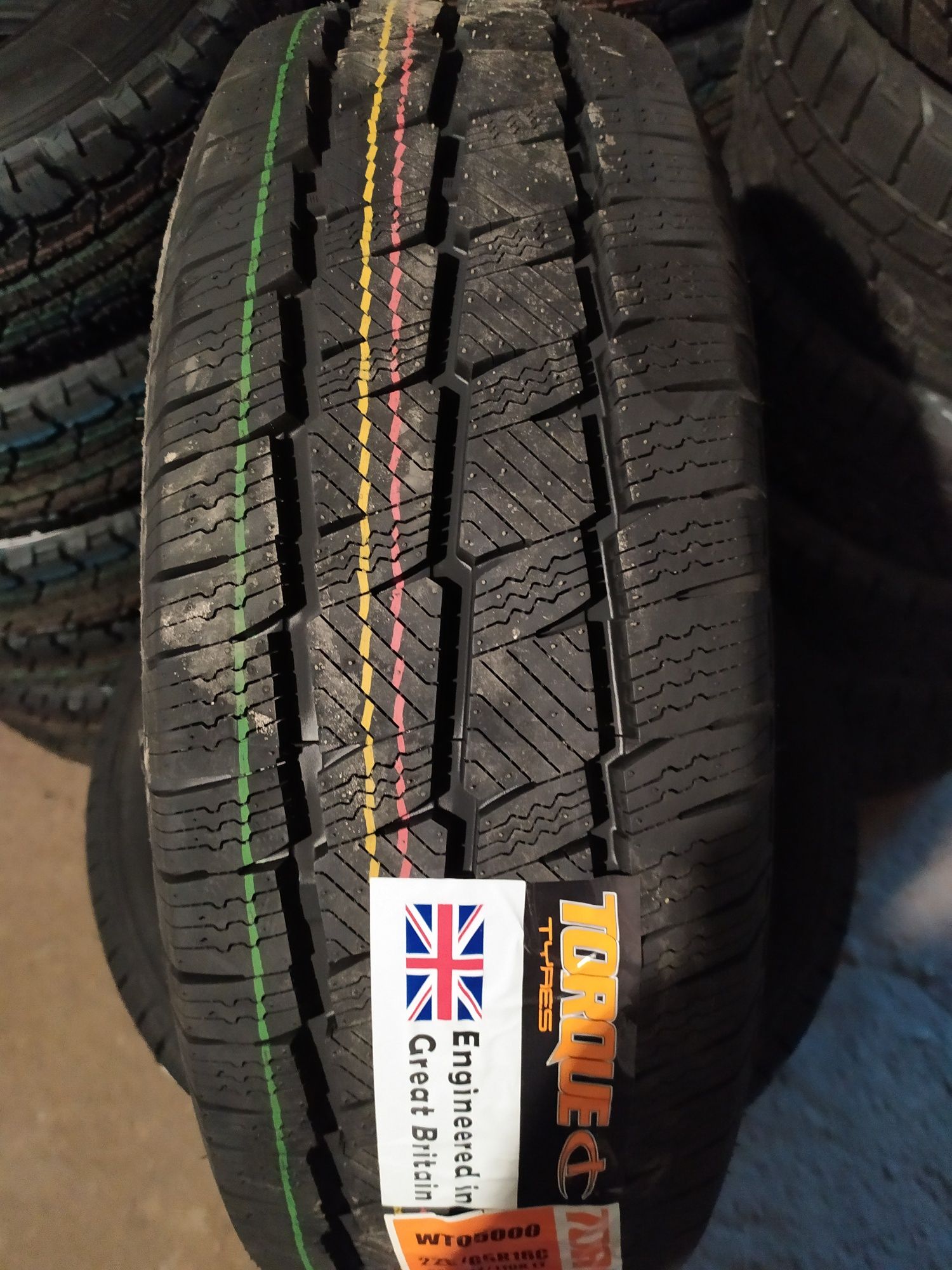 шины TORQUE 225/65/16C зимние.