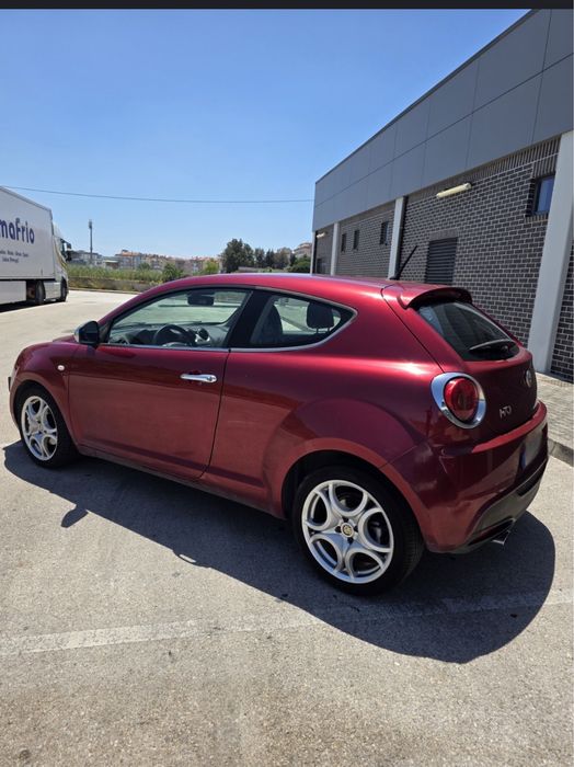 Vende se alfa romeu mito