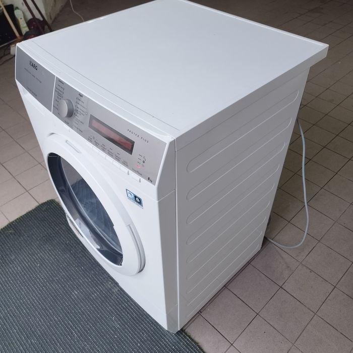 Máquina de secar roupa AEG com bomba de calor.