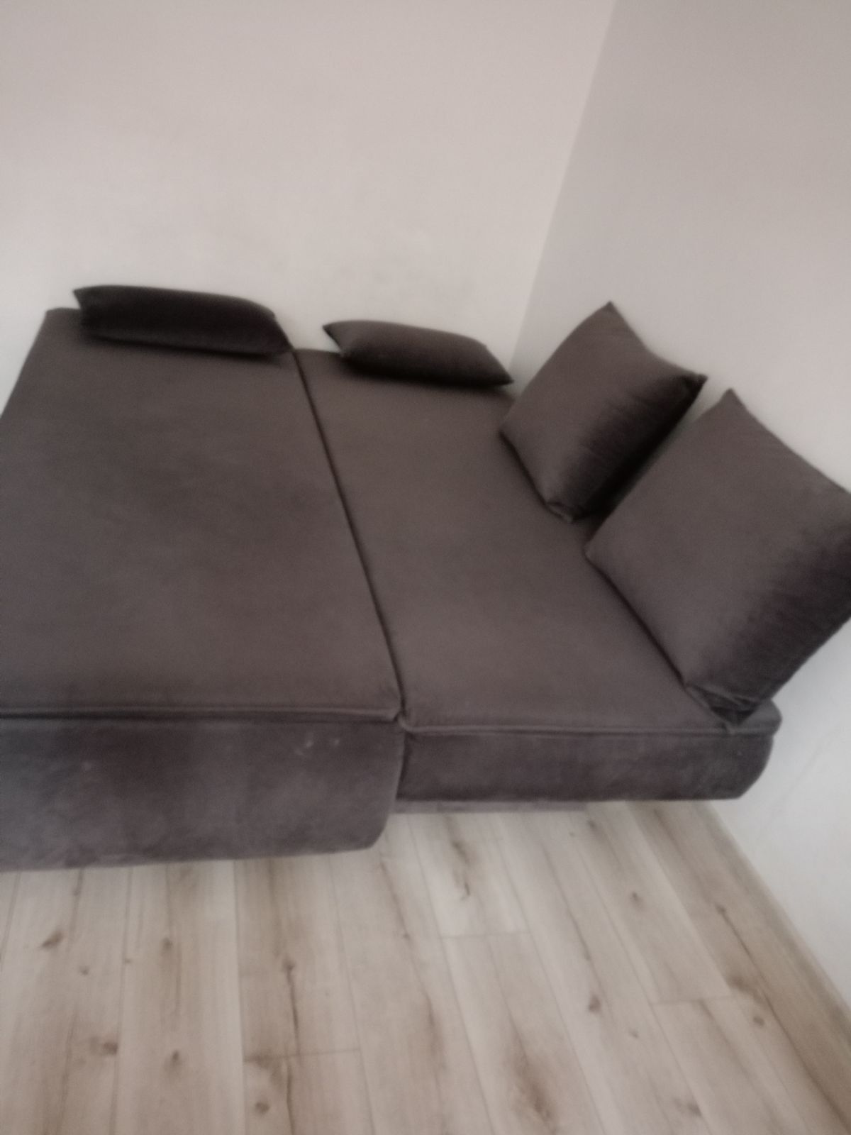 Sofa rozkładana 2m×165 łóżko z poduszkami