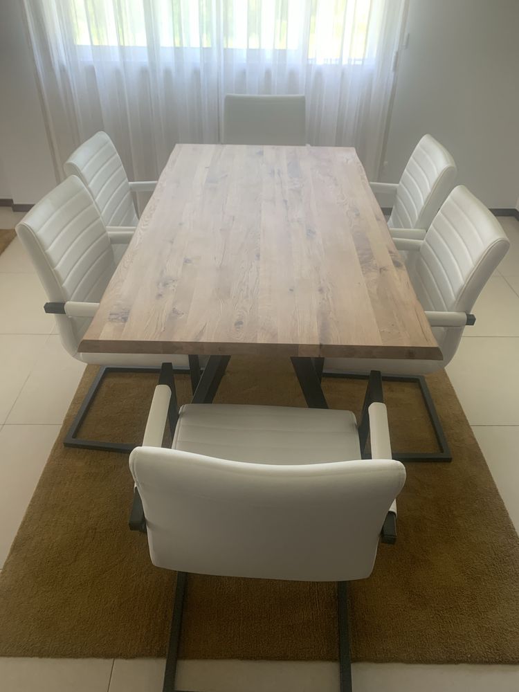 Vendo moveis de sala, mesa de centro e mesa jantar com 6 cadeiras