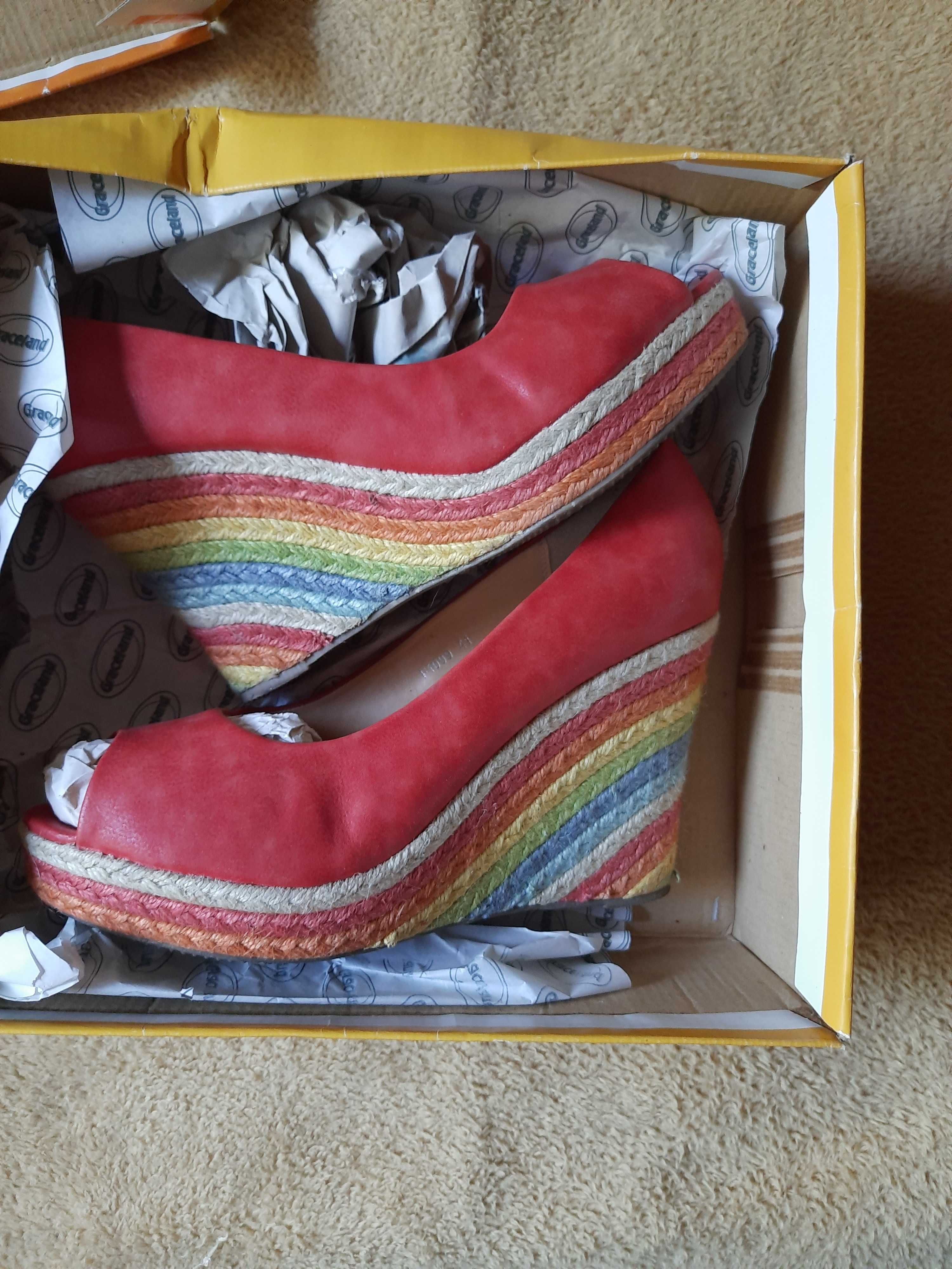 pomarańczowe buty na tęczowej koturnie rozmiar 40/41