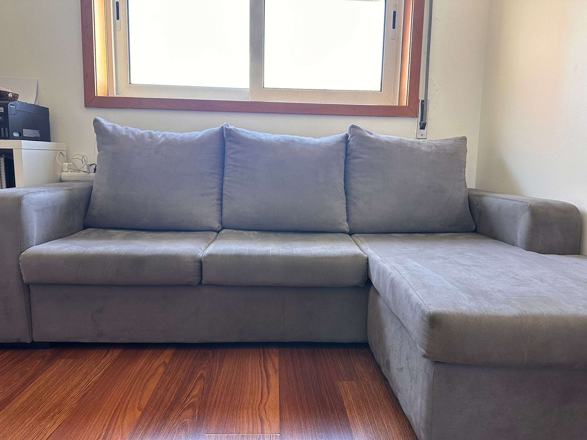 Sofá cinza chaise longue