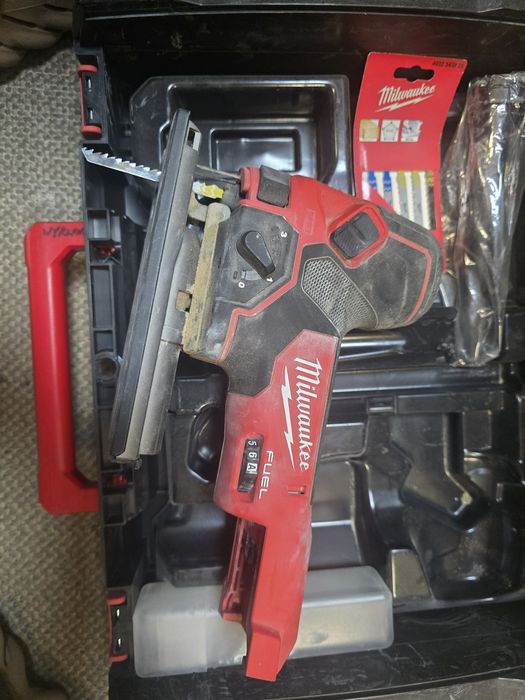Wyrzynarka milwaukee m18 fbjs