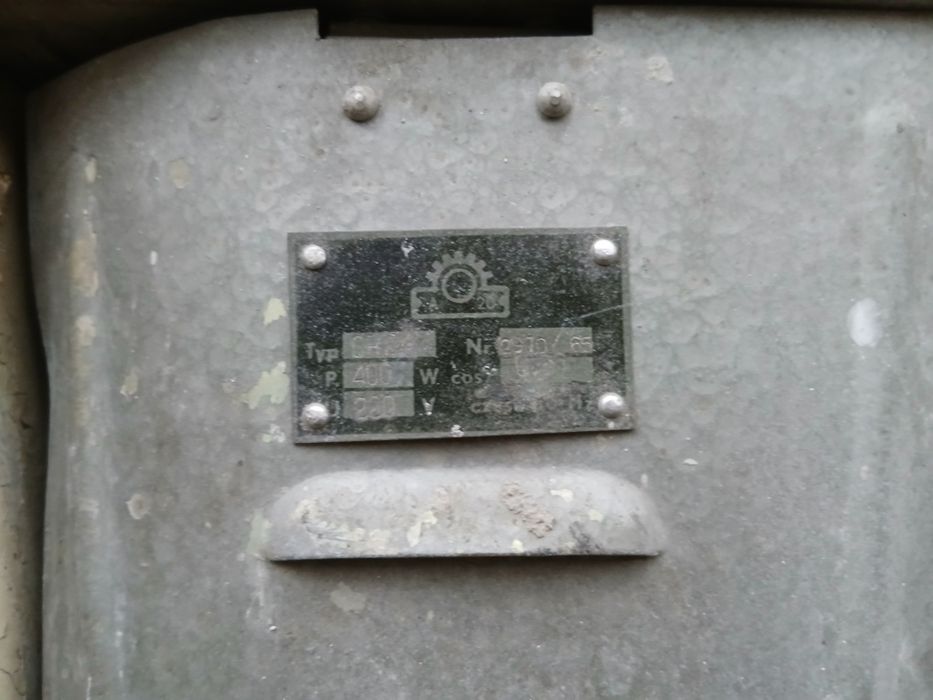 Lampa uliczna stara zabytkowa oprawa PRL sprawna