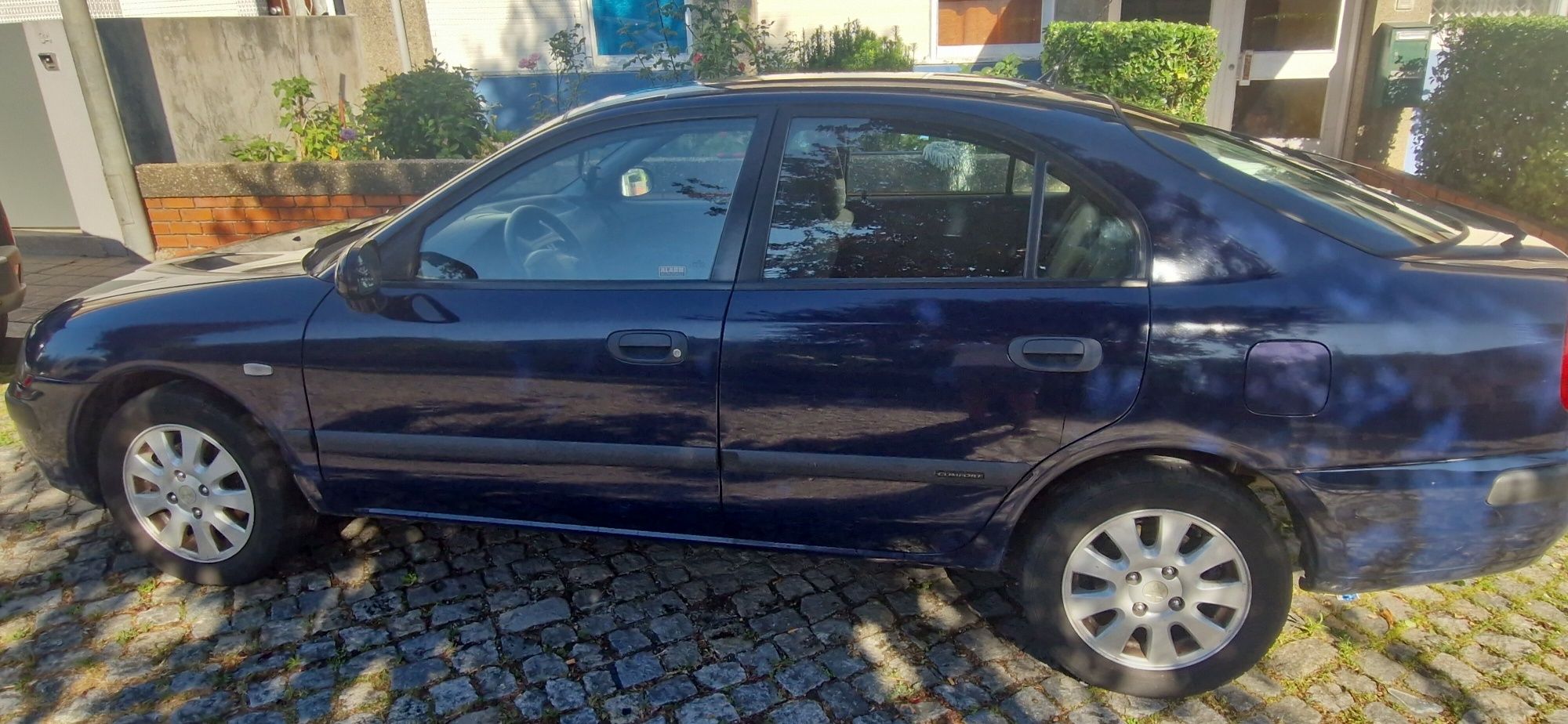 Mitsubishi Carisma versão Confort excelente estado.