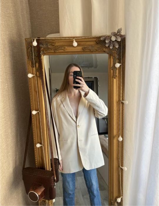 Жіночій піджак / жакет бежевого / молочного кольору