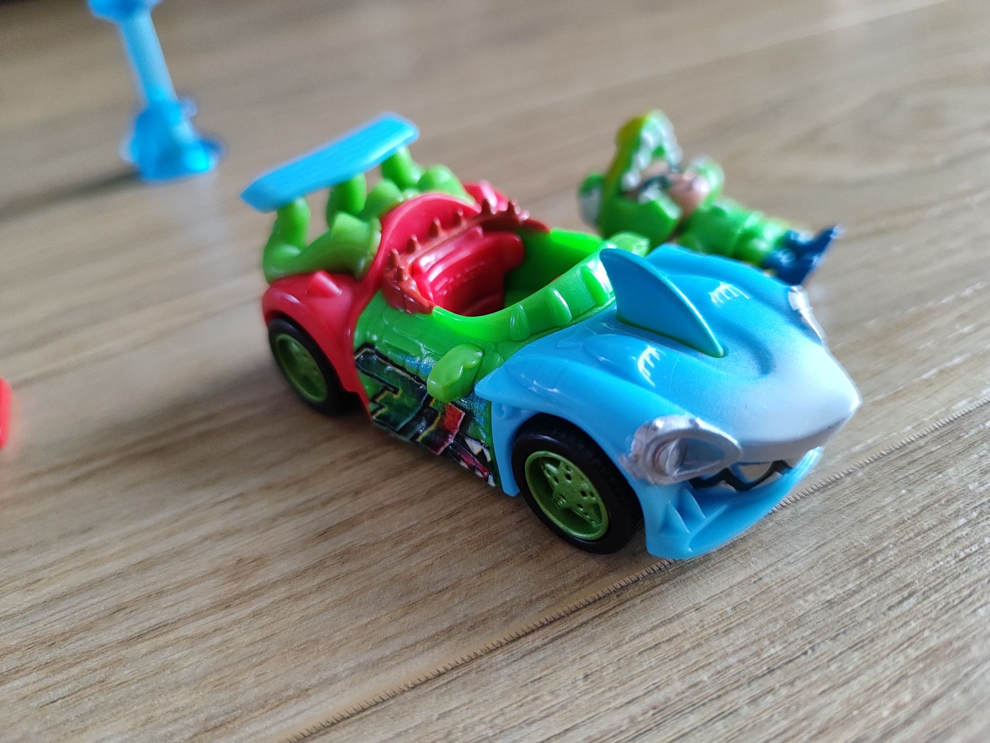 T-Racers Turbo Tuning Teams Wave Race Challange Zestaw z wyrzutnią aut
