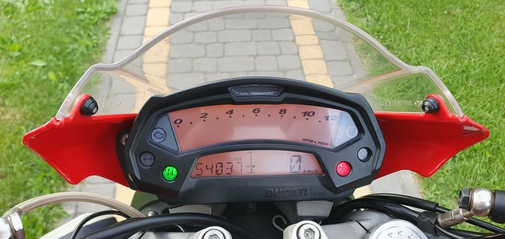 Ducati monster 696