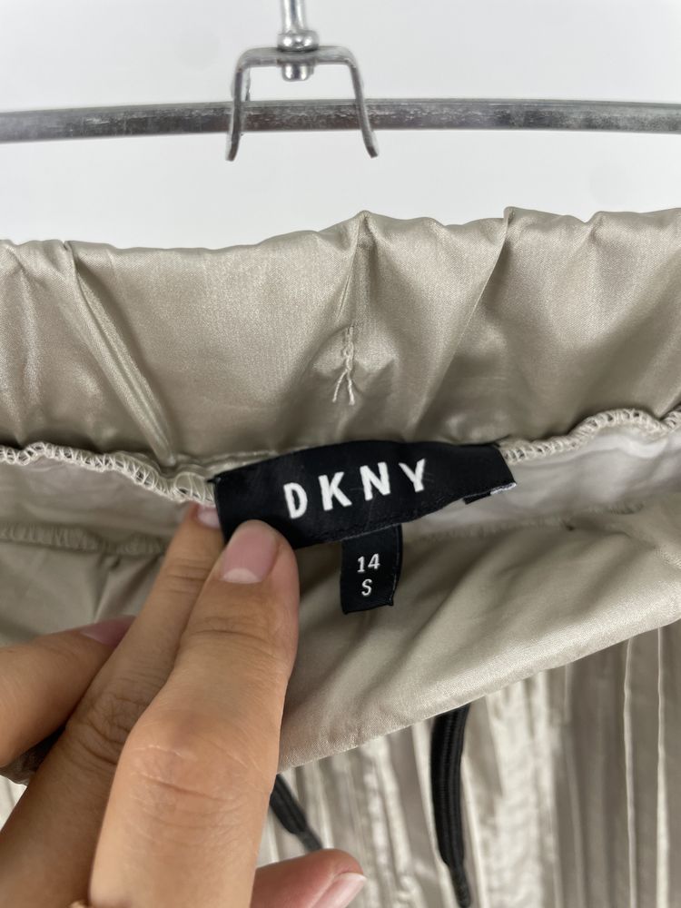 ХС-С Жіночі шорти DKNY з лампасами шорты плісировані
