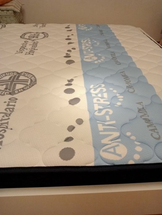 Estrutura de cama e colchão (novo)