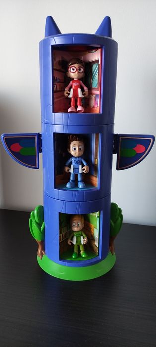 Torre PJ MASKS com respetivos bonecos