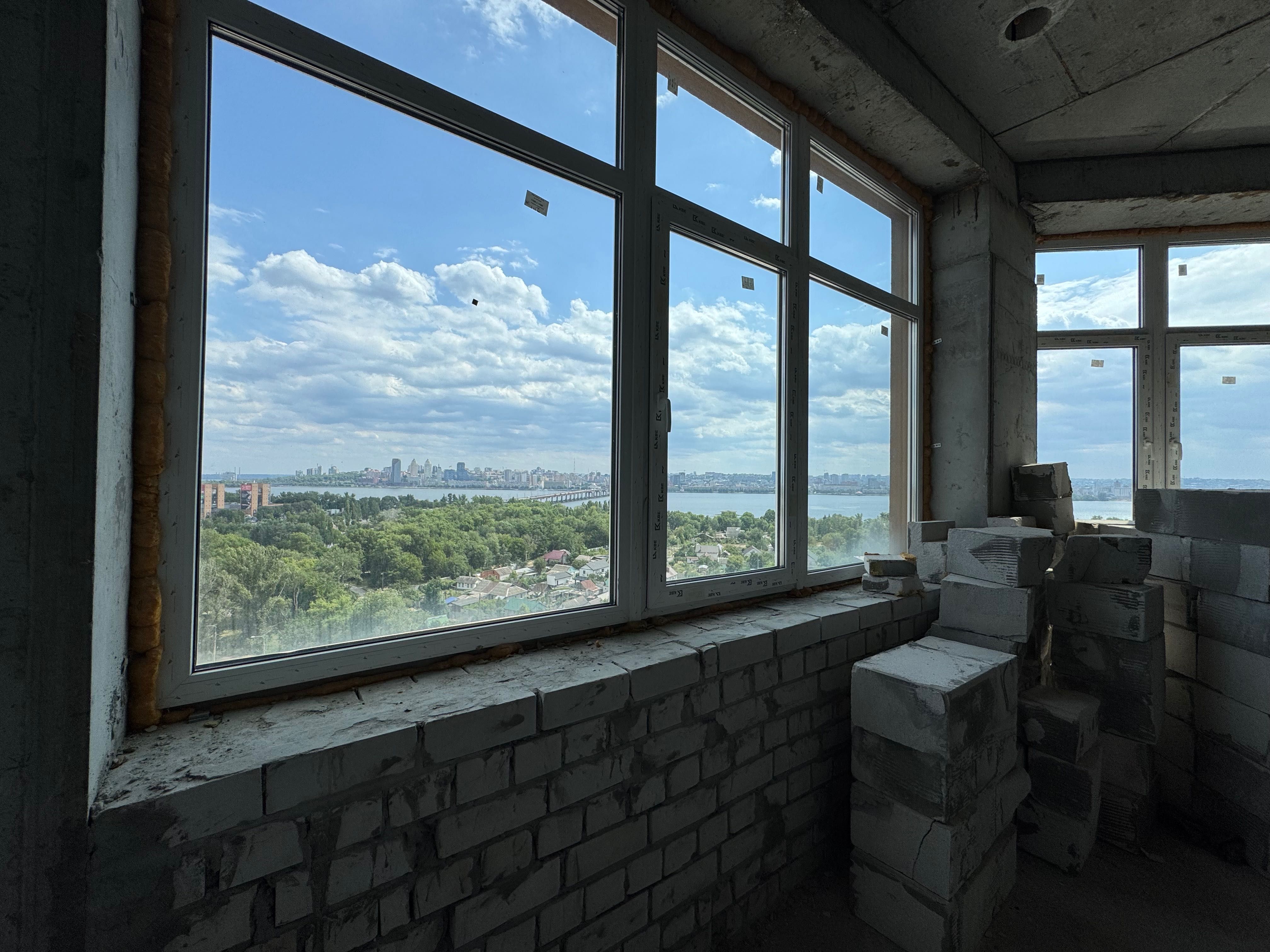 Продам ЖК Воронцовский 3 ком квартиру, новострой левый берег Воронцова