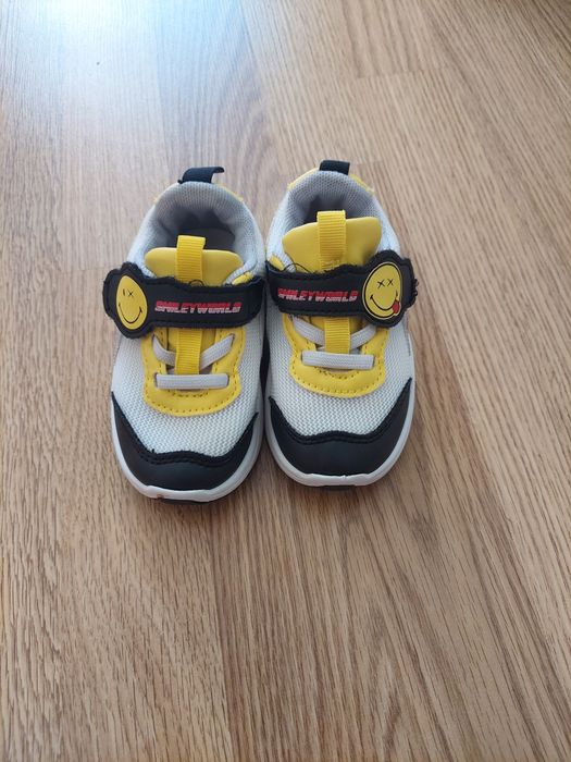 Дитячі кросівочки