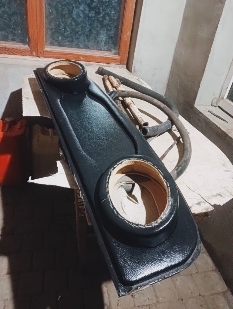 Продам акустическую полку ВАЗ.