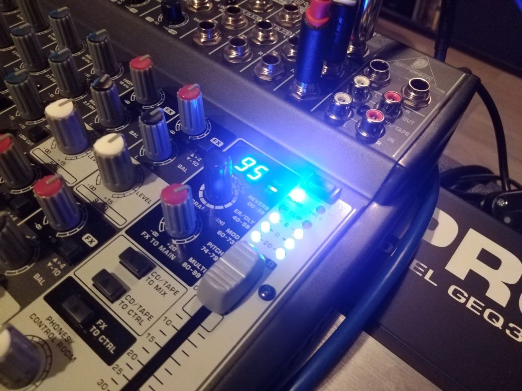 Mesa de mistura behringer Mod Xenix 1202