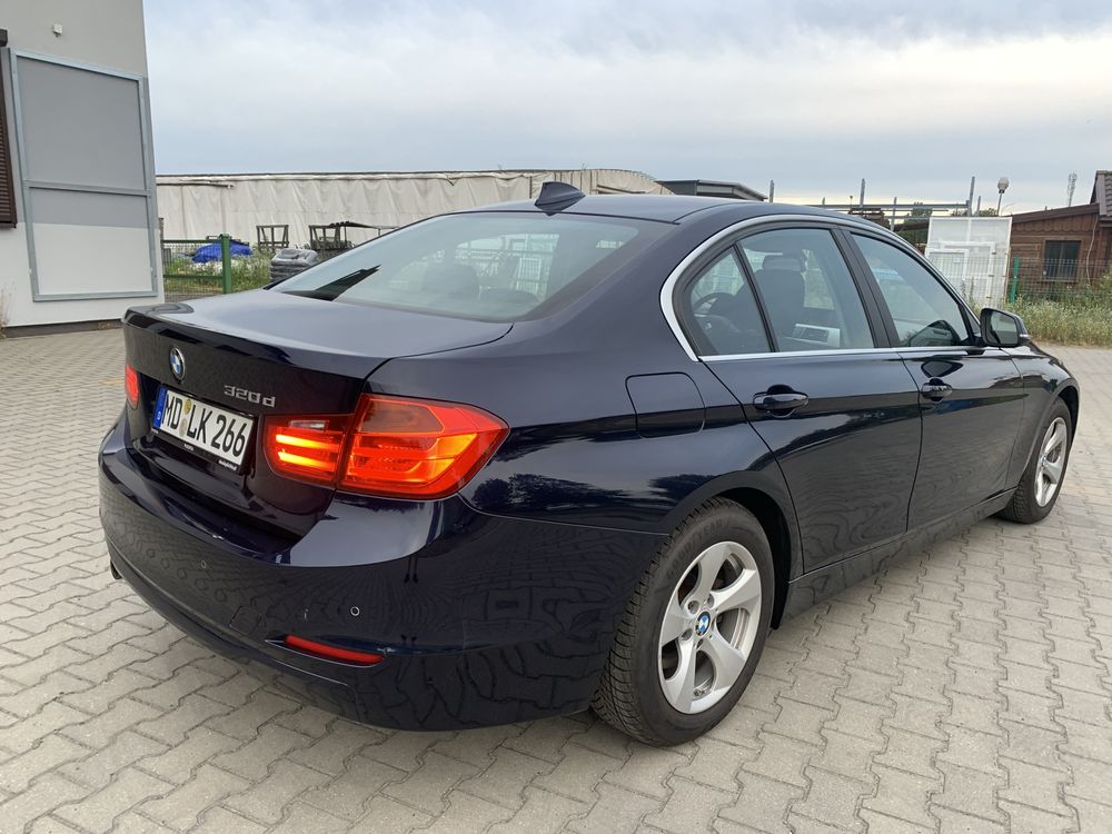 BMW 320D F30 163 KM niski przebieg climatronic super stan OPŁACONA