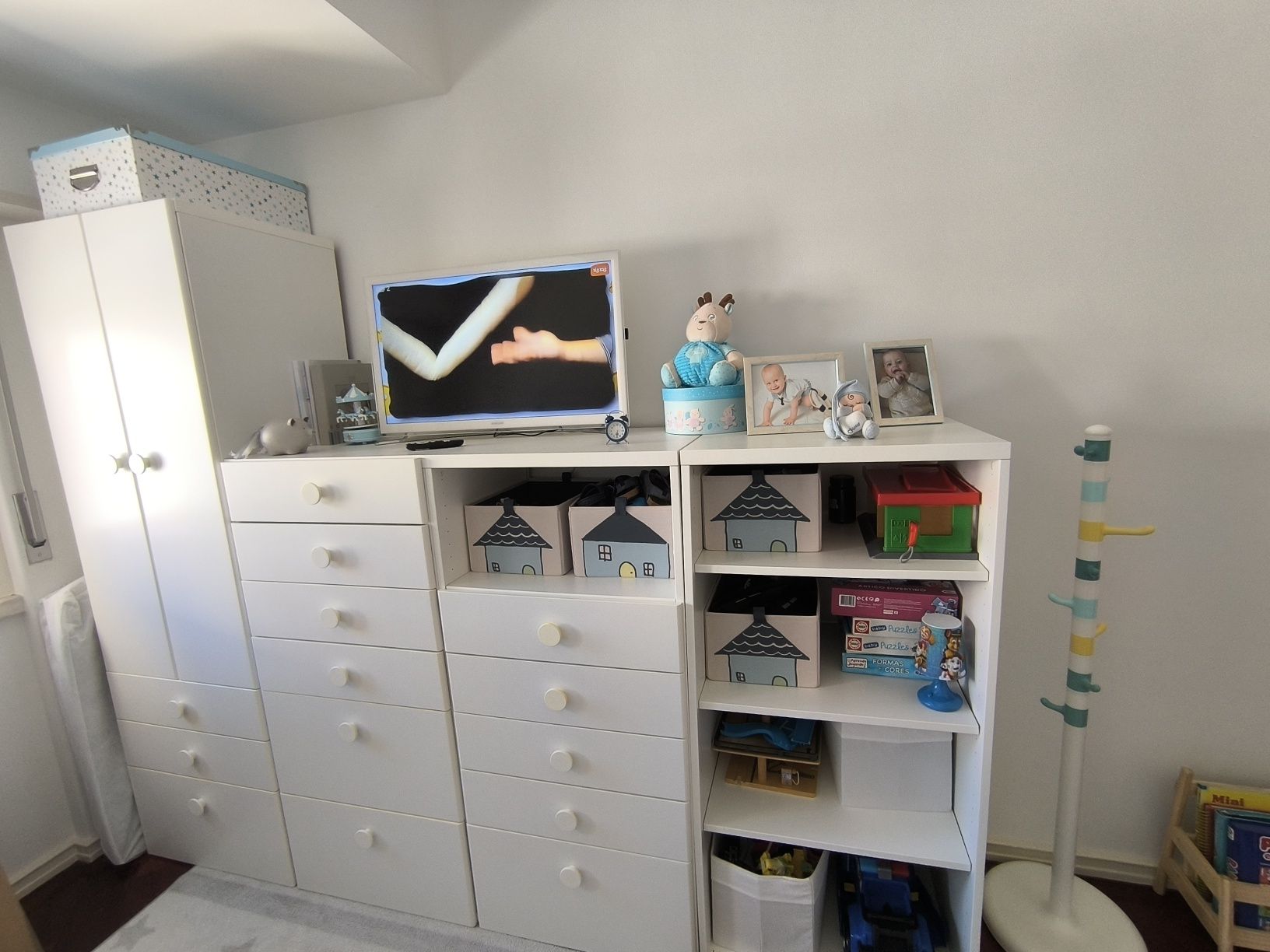 Conjunto de moveis Stuva/Smastad e cabide IKEA