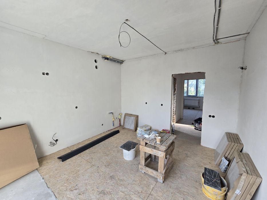 Продам квартиру з кладовою в центрі  міста