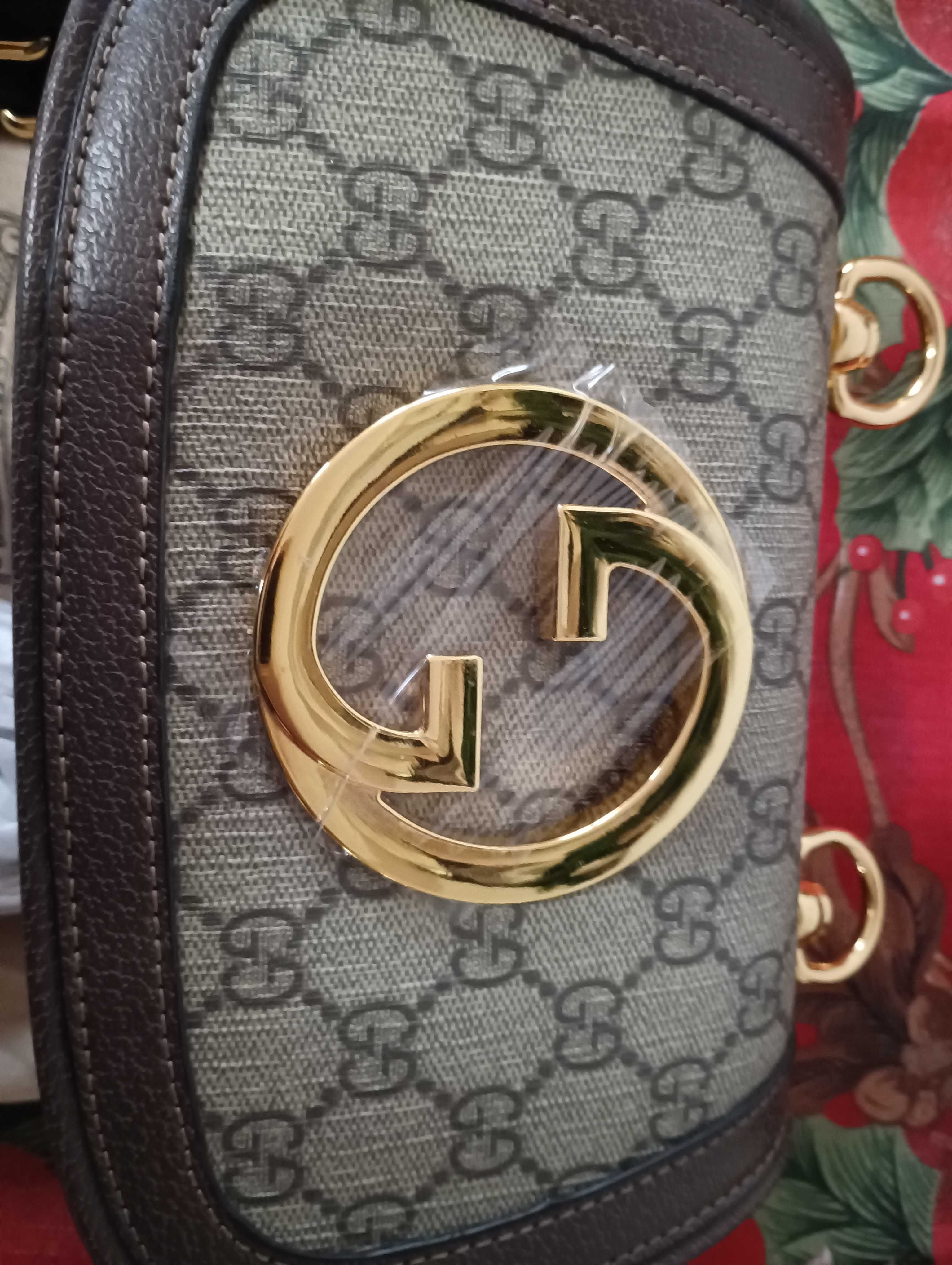 Mala Gucci ( ótima imitação)