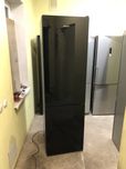 Холодильник Hisense чорне скло RB440N4GBE