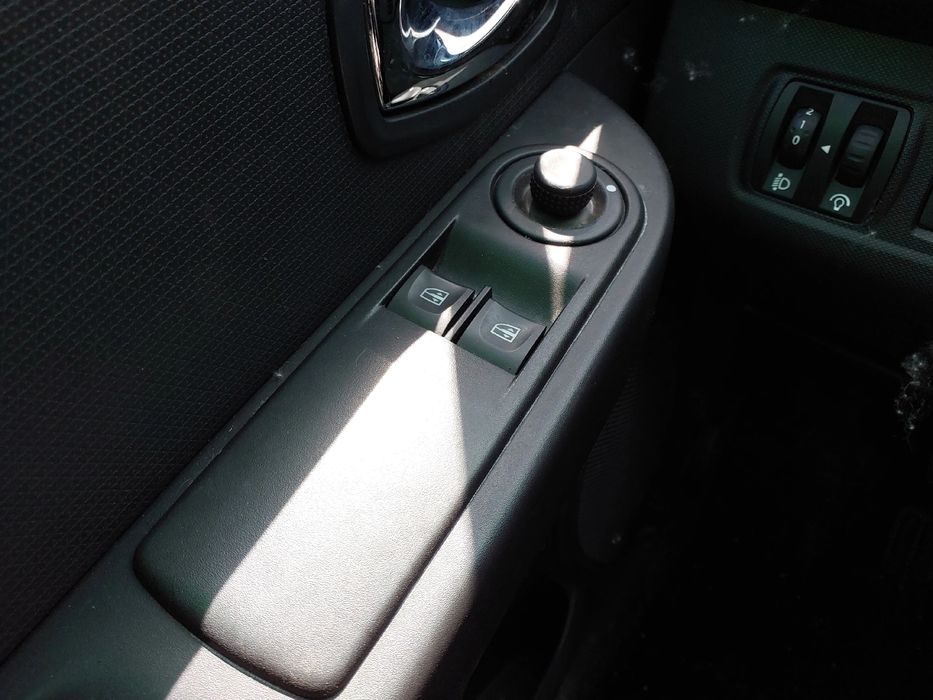 Comando / botão / interruptor vidros frente esquerdo RENAULT Clio IV (